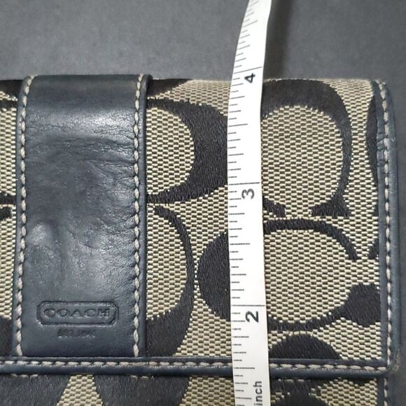 Tan and navy Coach wallet - Picture 6 of 10